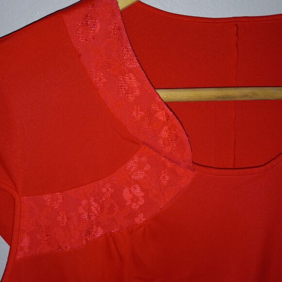 Shadowline Small Cap Sleeve Gown-Bright Red-100% Nylon-Vintage-Lace-USA Made - Picture 2 of 8